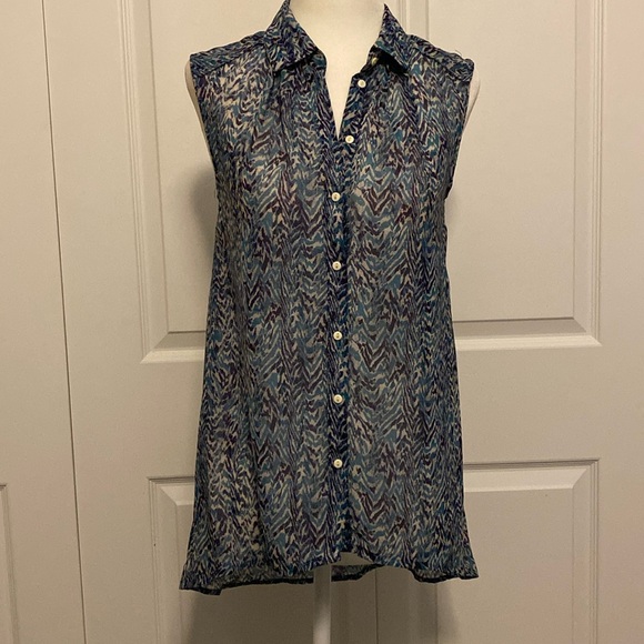 H&M sleeveless button down top - Picture 1 of 4